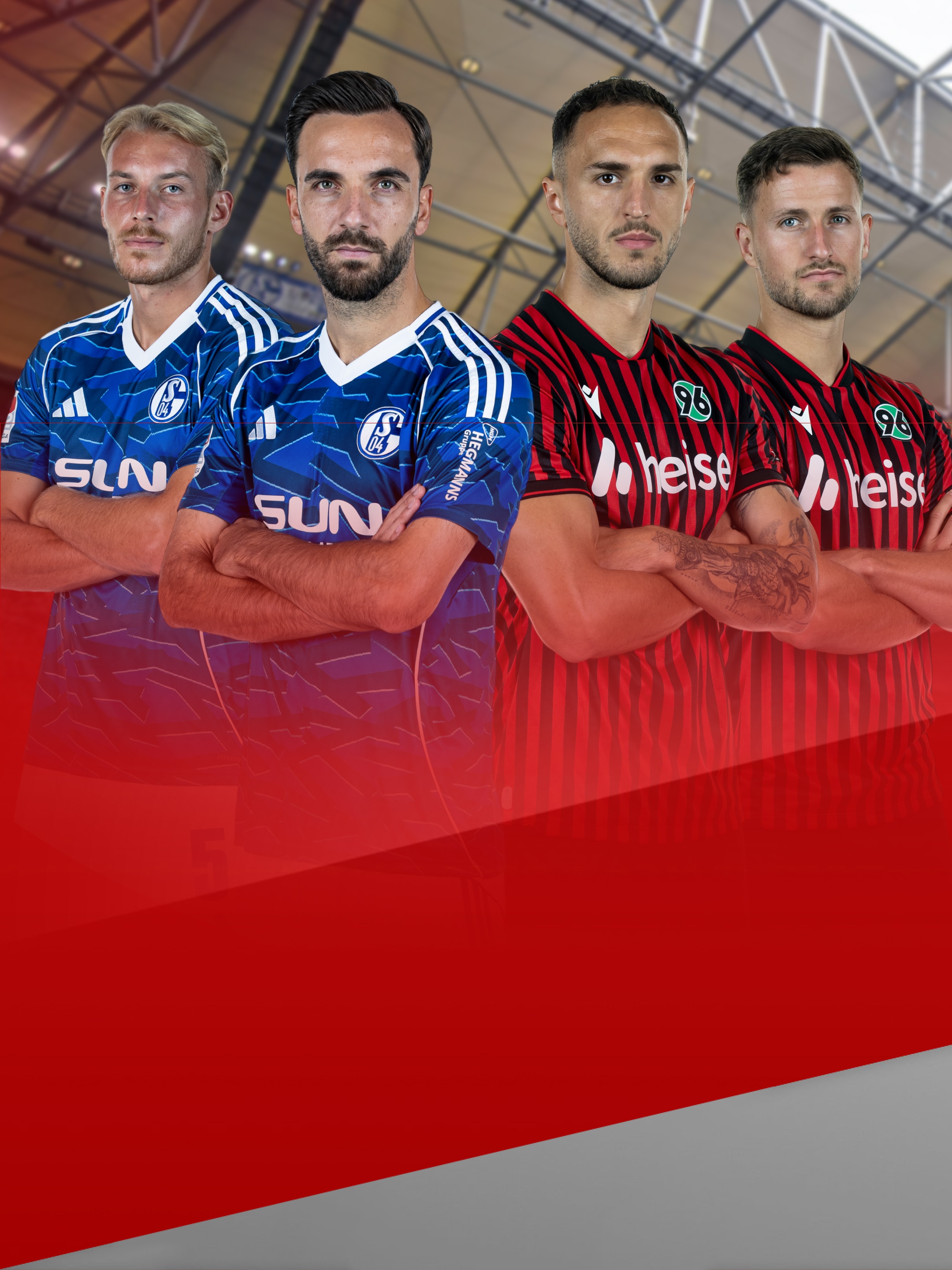 Jeweils zwei Spieler vom FC Schalke 04 und Hannover 96